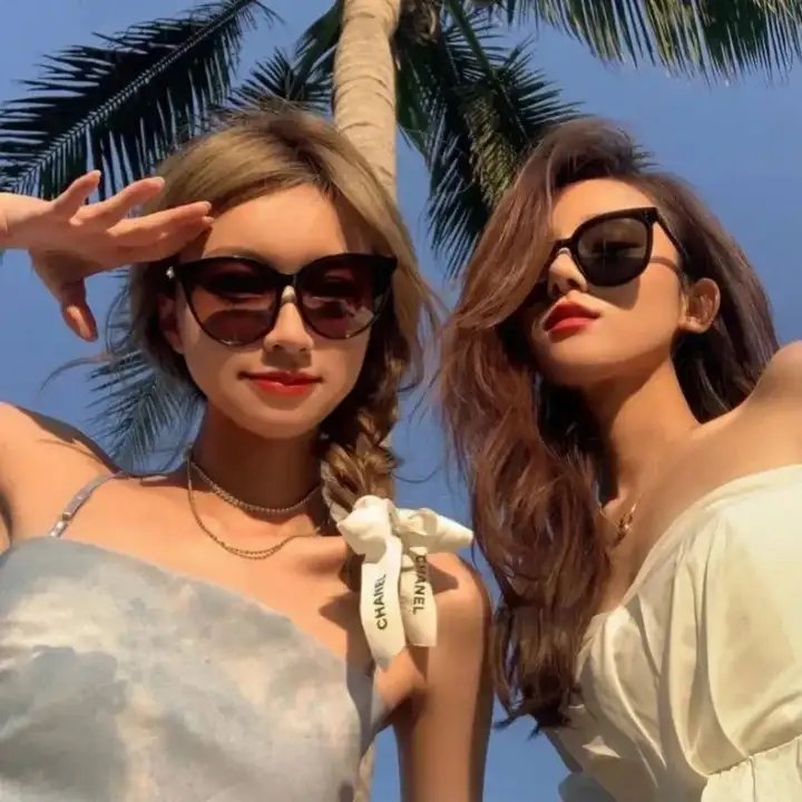 穿黑衣的女孩